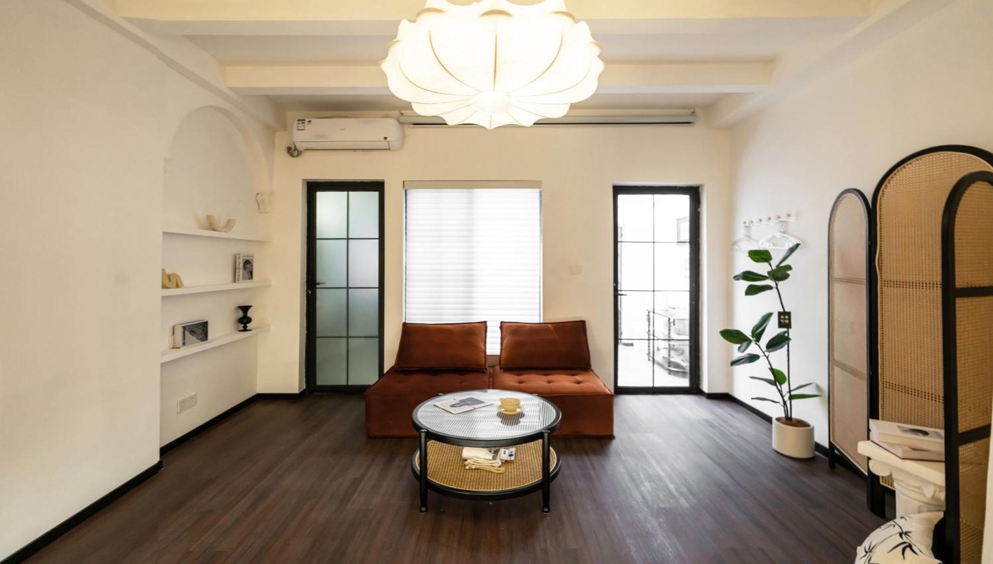 Molly - Nanjing West Road Jing'an Temple Townhouse Near Subway Apartment *